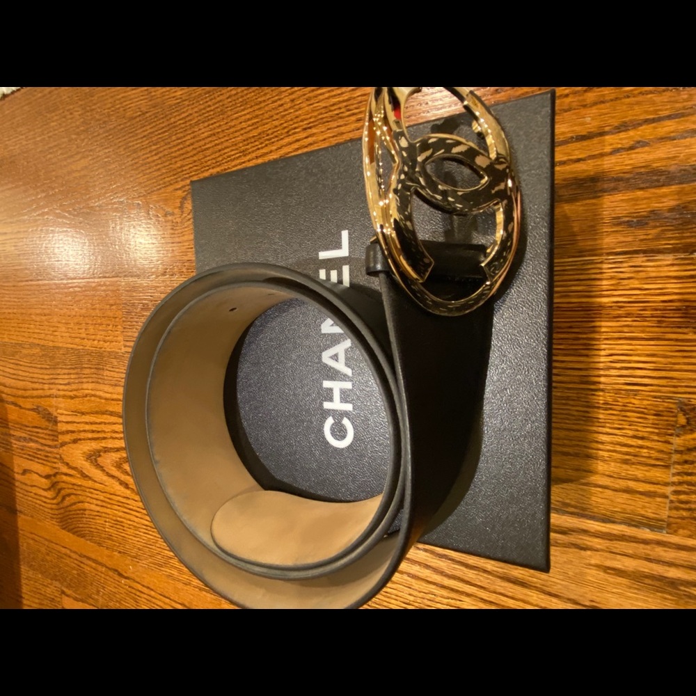 Authentic CHANEL belt with box